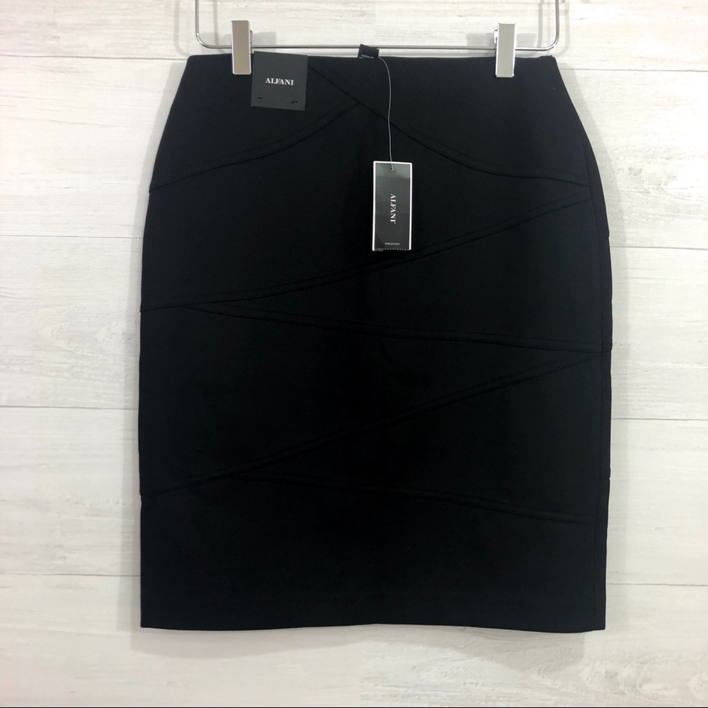 Alfani Pencil Skirt Pull On Skirt Size Small - NWT - Picture 2 of 4